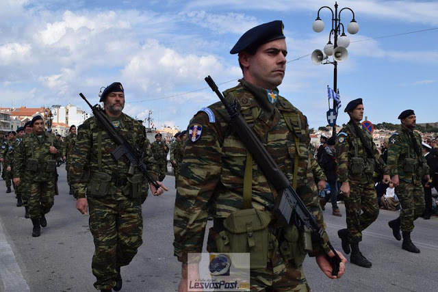 Φωτό από τη στρατιωτική παρέλαση στη Μυτιλήνη - Φωτογραφία 12