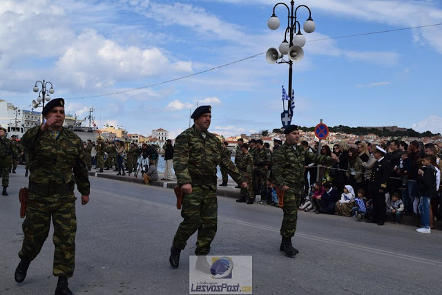 Φωτό από τη στρατιωτική παρέλαση στη Μυτιλήνη - Φωτογραφία 13