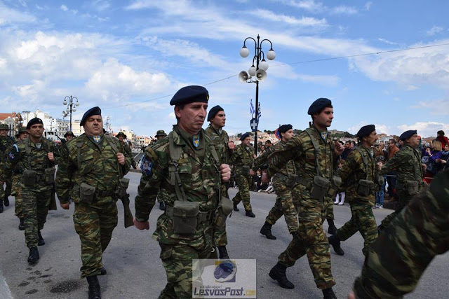 Φωτό από τη στρατιωτική παρέλαση στη Μυτιλήνη - Φωτογραφία 5