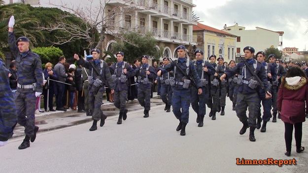 Φωτό και βίντεο από τη στρατιωτική παρέλαση στη Λήμνο - Φωτογραφία 12