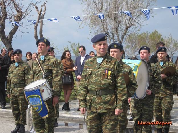 Φωτό και βίντεο από τη στρατιωτική παρέλαση στη Λήμνο - Φωτογραφία 19