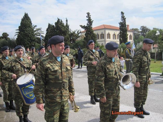 Φωτό και βίντεο από τη στρατιωτική παρέλαση στη Λήμνο - Φωτογραφία 2