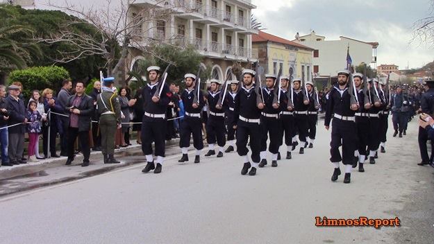 Φωτό και βίντεο από τη στρατιωτική παρέλαση στη Λήμνο - Φωτογραφία 3