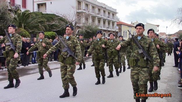 Φωτό και βίντεο από τη στρατιωτική παρέλαση στη Λήμνο - Φωτογραφία 5