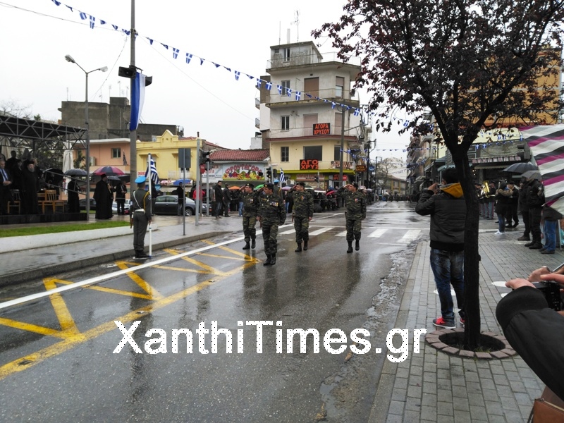 Φωτό και βίντεο από τη στρατιωτική παρέλαση στην Ξάνθη - Φωτογραφία 3