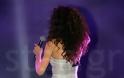 Ελληνίδα τραγουδίστρια με φόρεμα που άφηνε ελάχιστα στη φαντασία-ΦΩΤΟ από την πρεμιέρα της! - Φωτογραφία 12