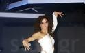 Ελληνίδα τραγουδίστρια με φόρεμα που άφηνε ελάχιστα στη φαντασία-ΦΩΤΟ από την πρεμιέρα της! - Φωτογραφία 7