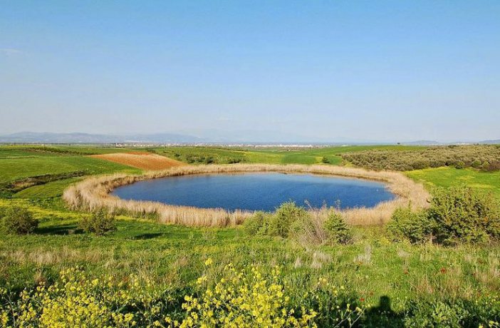 Οι φανταστικές λίμνες στον Βόλο που δημιουργήθηκαν από μετεωρίτες! - Φωτογραφία 9