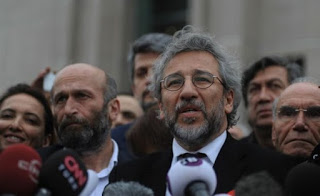 Ξένοι διπλωμάτες στη δίκη της Cumhuriyet, έξαλλος ο Ερντογάν - Φωτογραφία 1
