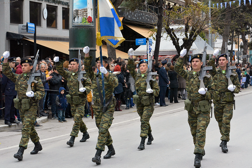 Έκλεψαν τις εντυπώσεις οι γυναίκες στρατιωτικοί στην παρέλαση της Αλεξανδρούπολης - Φωτογραφία 10