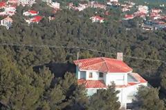 Τα δέκα «καλύτερα» αυθαίρετα – Απίστευτα κτήρια σε όλη την Ελλάδα [photos]