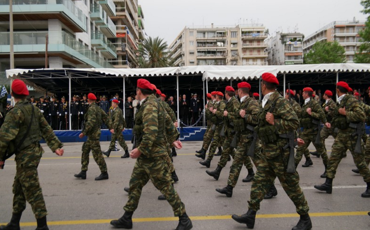 Προβληματισμός – Χωρίς Ελληνική Σημαία οι στρατιωτικές στολές (Φωτογραφίες) - Φωτογραφία 2