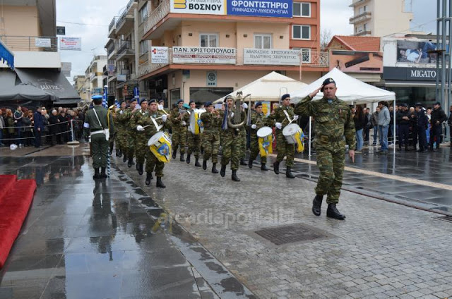 Η στρατιωτική παρέλαση στην Τρίπολη (pics,vid) - Φωτογραφία 13