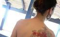 Δείτε τι γίνεται όταν η τέχνη του tattoο συναντάει ένα όμορφο γυναικείο κορμί - Φωτογραφία 15