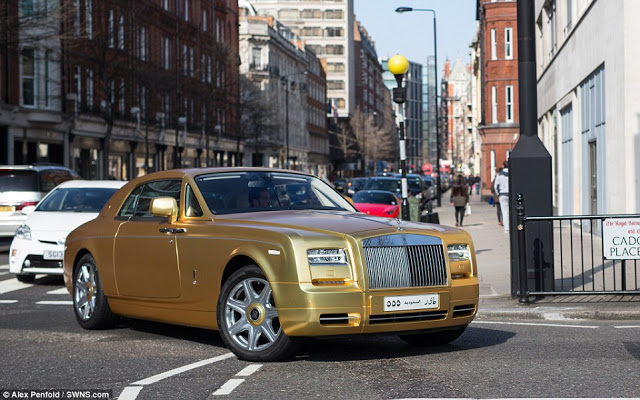 Χαμός με τα χρυσά αυτοκίνητα στο Λονδίνο... [photos] - Φωτογραφία 5