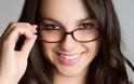 5 συμβουλές μακιγιάζ για γυναίκες που φοράνε γυαλιά! - Φωτογραφία 4