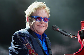 Τι απαντά ο Elton John στις κατηγορίες του πρώην σωματοφύλακα του για παρενόχληση; - Φωτογραφία 1