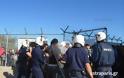 ΧΑΜΟΣ στη Χίο: Νέα διαδήλωση - ξέσπασμα των προσφύγων στο hotspot [photo+video] - Φωτογραφία 3