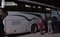 Ιωάννινα: Αρνήθηκαν να κατέβουν από τα λεωφορεία οι πρόσφυγες που έφτασαν από τον Πειραιά : Μας ξεγέλασαν