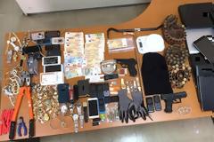Εξαρθρώθηκε εγκληματική ομάδα τα μέλη της οποίας διέπρατταν ανθρωποκτονίες, ληστείες, κλοπές από οικίες και κλοπές οχημάτων σε διάφορες περιοχές της Αττικής