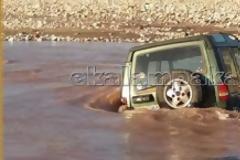 Παραλίγο να πνιγούν με το τζιπ τους στον Πηνειό [photos]