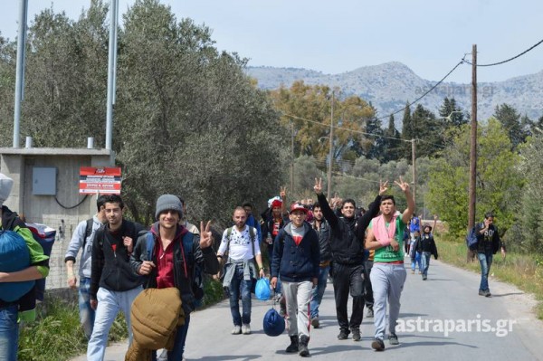 Χίος: Έφυγαν οι μισοί πρόσφυγες από το xot spot! Άγνωστο που κατευθύνονται! - Φωτογραφία 4