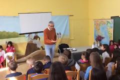Στις Φαρές Ερυμάνθου Αχαΐας βρέθηκε ο Άγγελος Τσιγκρής για τη σχολική βία και τον εκφοβισμό