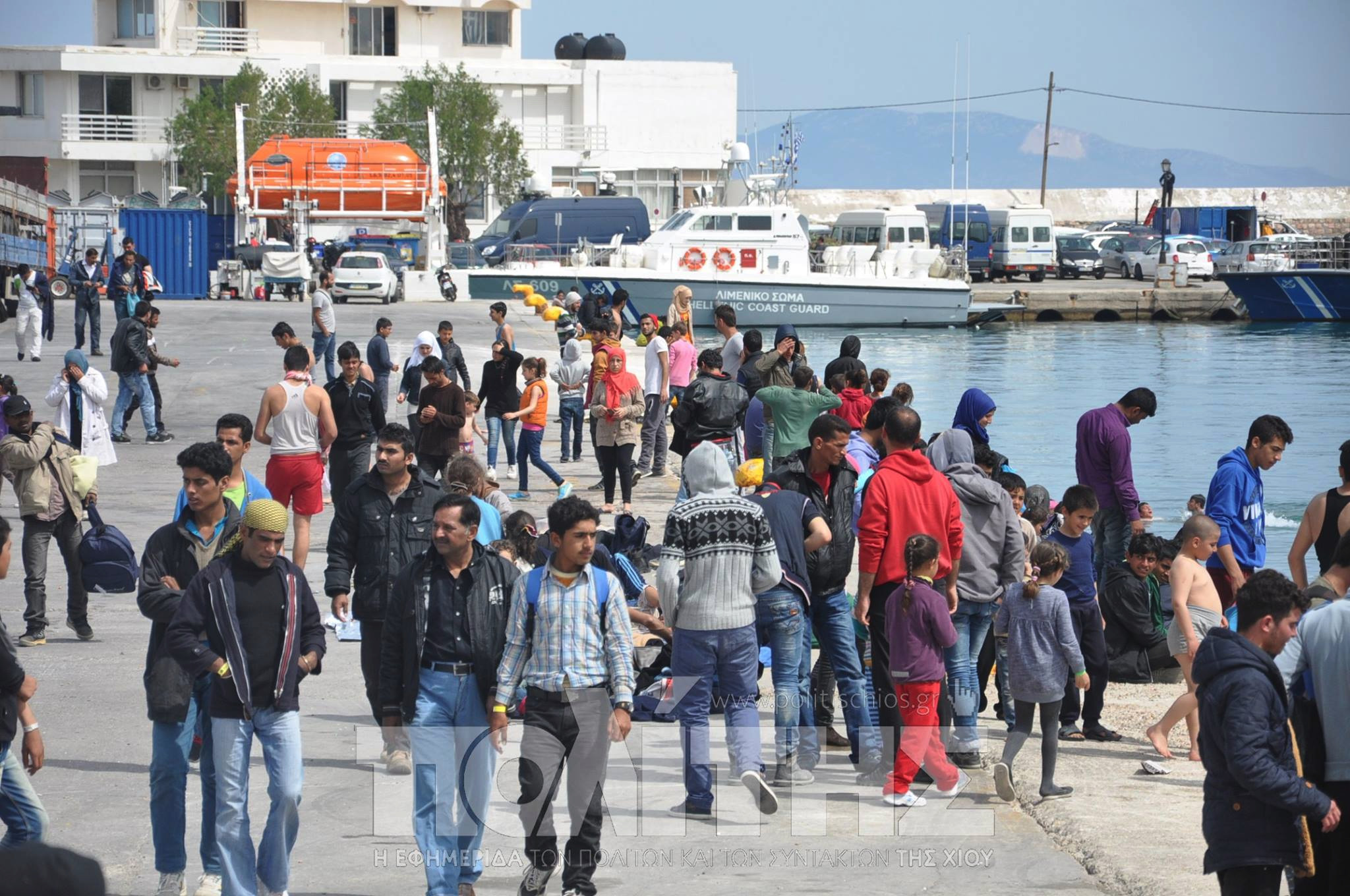 Κλειστό μέχρι τη Δευτέρα το λιμάνι της Χίου -Επαναπροωθούνται στη Τουρκία 250 πρόσφυγες [photos] - Φωτογραφία 7