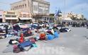 Κλειστό μέχρι τη Δευτέρα το λιμάνι της Χίου -Επαναπροωθούνται στη Τουρκία 250 πρόσφυγες [photos] - Φωτογραφία 4