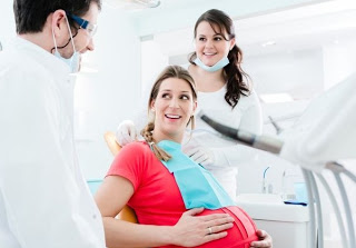 Ρώτα τον γιατρό: Πως επηρεάζει η εγκυμοσύνη τα δόντια μου; - Φωτογραφία 1