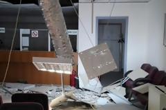 Κατέρρευσε η οροφή στο ΙΚΑ Ζωγράφου [photos]