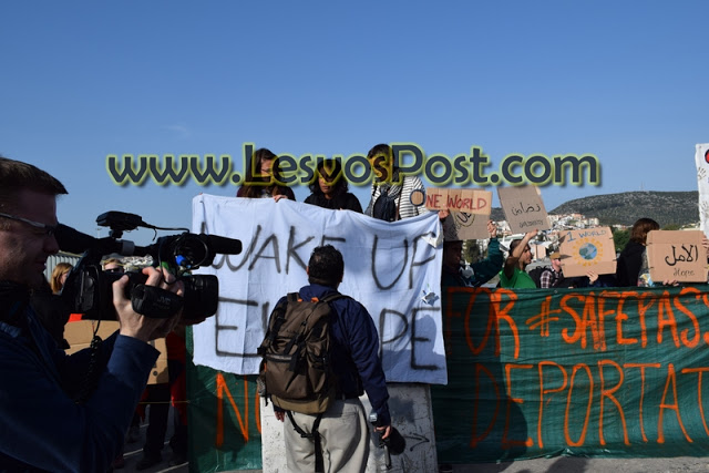 Πλήθος ξένων τηλεοπτικών δικτύων, εθελοντές, αλληλέγγυοι και εργαζόμενοι σε ΜΚΟ στην Λέσβο για τις επαναπροωθησεις [photos+video] - Φωτογραφία 5