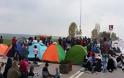 ΣΕ ΕΞΕΛΙΞΗ: Κινητοποίηση προσφύγων σε δύο σημεία της εθνικής οδού Θεσσαλονίκης - Ευζώνων