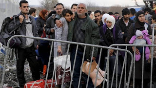 Με άγριο ξύλο και αίμα σφραγίζεται η συμφωνία ΕΕ-Τουρκίας και ο νόμος της κυβέρνησης ΣΥΡΙΖΑ – ΑΝΕΛ για τους πρόσφυγες, που ψηφίστηκε την Παρασκευή - Φωτογραφία 1