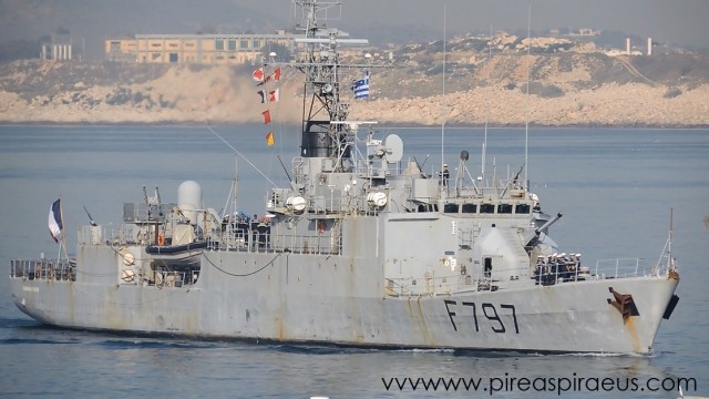 Στο λιμάνι του Πειραιά το COMMANDANT BOUAN F797 - Φωτογραφία 1