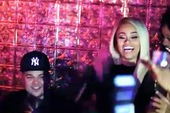 Ο αρραβώνας του Rob Kardashian και η δήλωση της Blac Chyna που έφερε... εγκεφαλικά στις Kardashians! [photos]