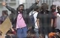 Διαμαρτυρία μεταναστών στο hotspot της Λέσβου-Ζητούν να μην απελαθούν στην Τουρκία