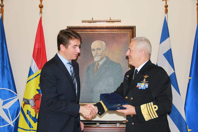 Συνάντηση Αρχηγού ΓΕΕΘΑ με τον Πρέσβυ της Σερβίας - Φωτογραφία 1