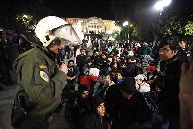 ΣΚΛΗΡΑΙΝΕΙ ΤΗ ΣΤΑΣΗ ΤΗΣ Η ΚΥΒΕΡΝΗΣΗ ΣΤΟ ΠΡΟΣΦΥΓΙΚΟ - Φωτογραφία 3