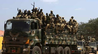 Σουδάν: Πάνω από 130.000 οι εκτοπισμένοι από τις συγκρούσεις στρατού και ανταρτών - Φωτογραφία 1