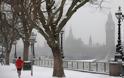 «Τρελάθηκε» ο καιρός στη Βρετανία: Χιόνι, μετά τον «καύσωνα»