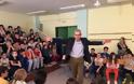 ΑΙΓΙΟ: Μεγάλο το ενδιαφέρον στην ομιλία του Άγγελου Τσιγκρή στο 3ο Δημοτικό Σχολείο