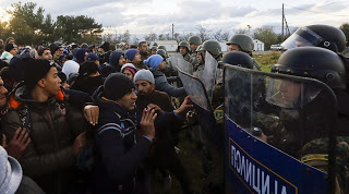 Χαμός στην Ειδομένη: Επεισόδια με λάθρο και πρόσφυγες... - Φωτογραφία 1