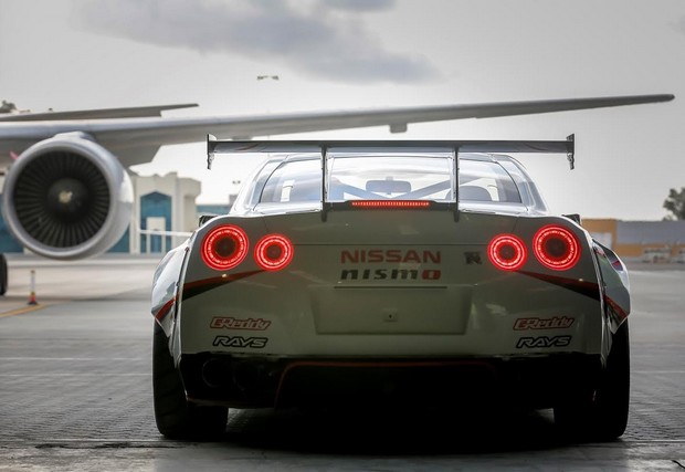 Παγκόσμιο ρεκόρ Γκίνες για τη Nissan με ένα MY16 Nissan GT-R Nismo - Φωτογραφία 3