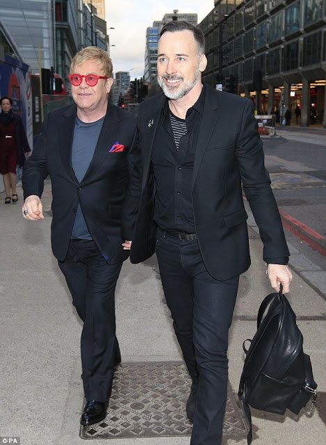 Που πήγε ο Elton John με τον σύζυγο του; [photo] - Φωτογραφία 2