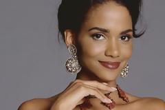 Δείτε πώς είναι η Halle Berry στα 50 της... [photos]