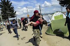Και παιδιά τραυματίστηκαν στα χθεσινά επεισόδια στην Ειδομένη... [photos]