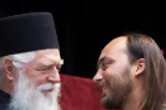 8270 - Ο Γέροντας Χριστόδουλος Κουτλουμουσιανός κοντά στους νέους