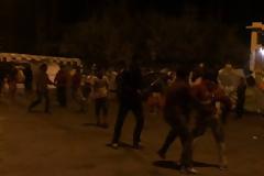 Ο κακός χαμός τα ξημερώματα στον Πειραιά: Ξύλο μεταξύ Σύρων και Αφγανών [photos]