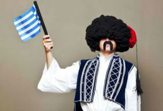 ΑΠΟΚΑΛΥΨΗ: Δείτε για πρώτη φορά ποιος κρύβεται πίσω από τον τσολιά της Ελληνοφρένειας photo] - Φωτογραφία 1